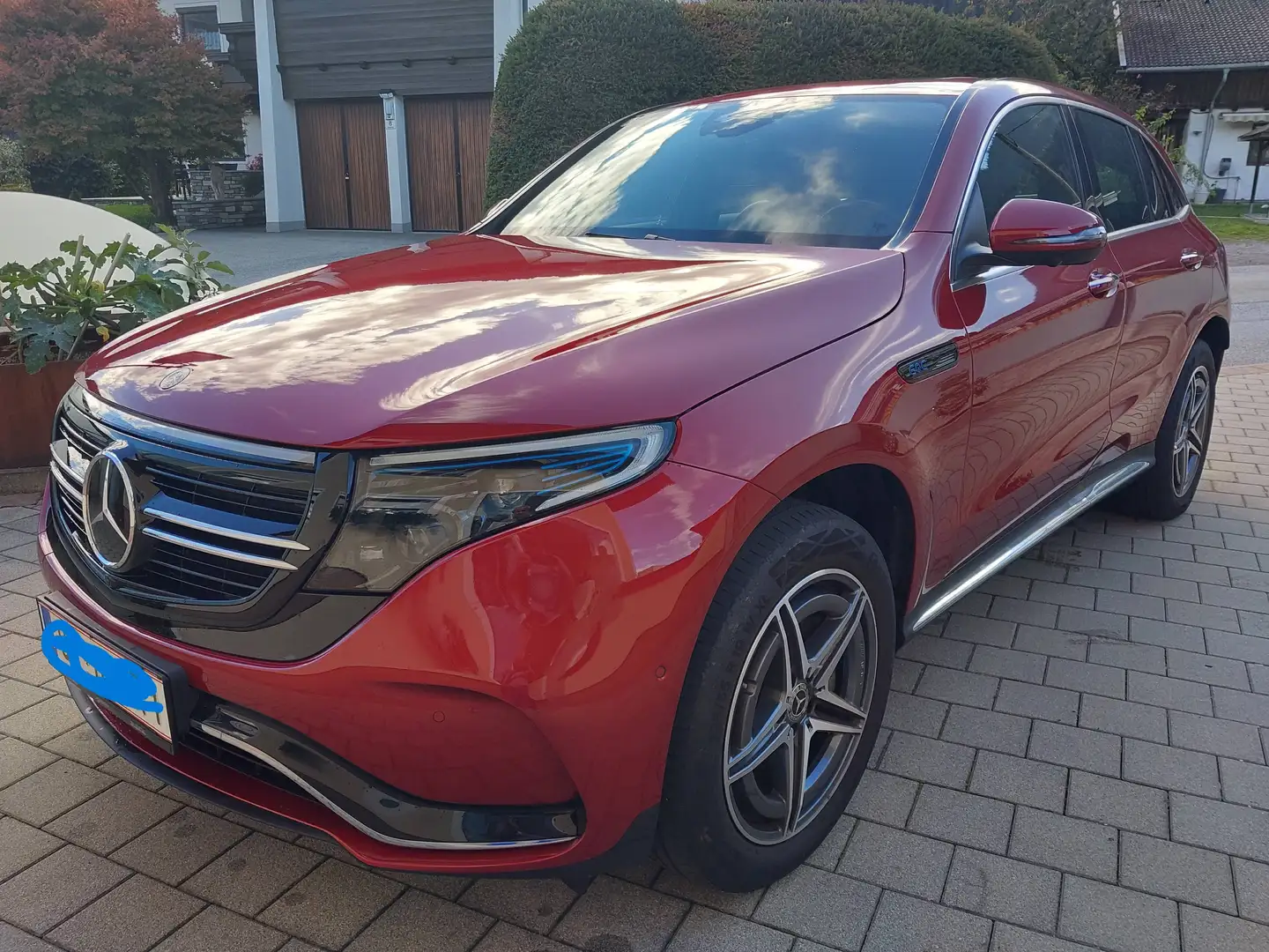 Mercedes-Benz EQC 400 EQC 400 4MATIC 80kWh AMG Line Aut. AMG Line Rot - 1