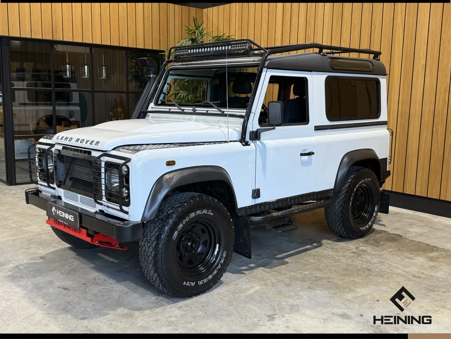 Land Rover Defender 2.4 TD SW 90" E Commercial Weiß - 1