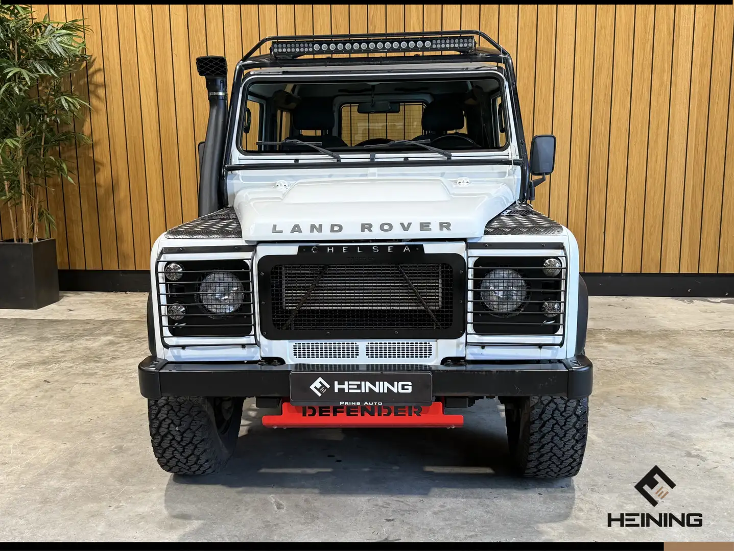 Land Rover Defender 2.4 TD SW 90" E Commercial Weiß - 2