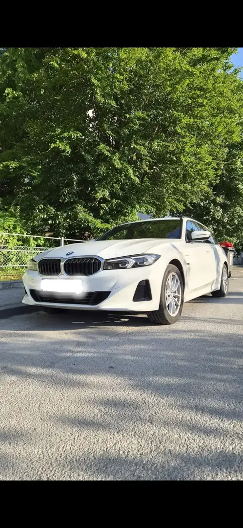 BMW Active Hybrid 3 330e Touring Weiß - 2
