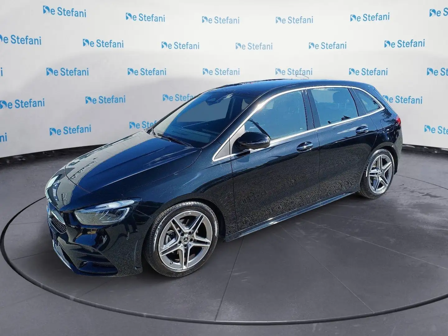 Mercedes-Benz B 180 B 180 d AMG Line Advanced Plus Digital Edition Zwart - 1
