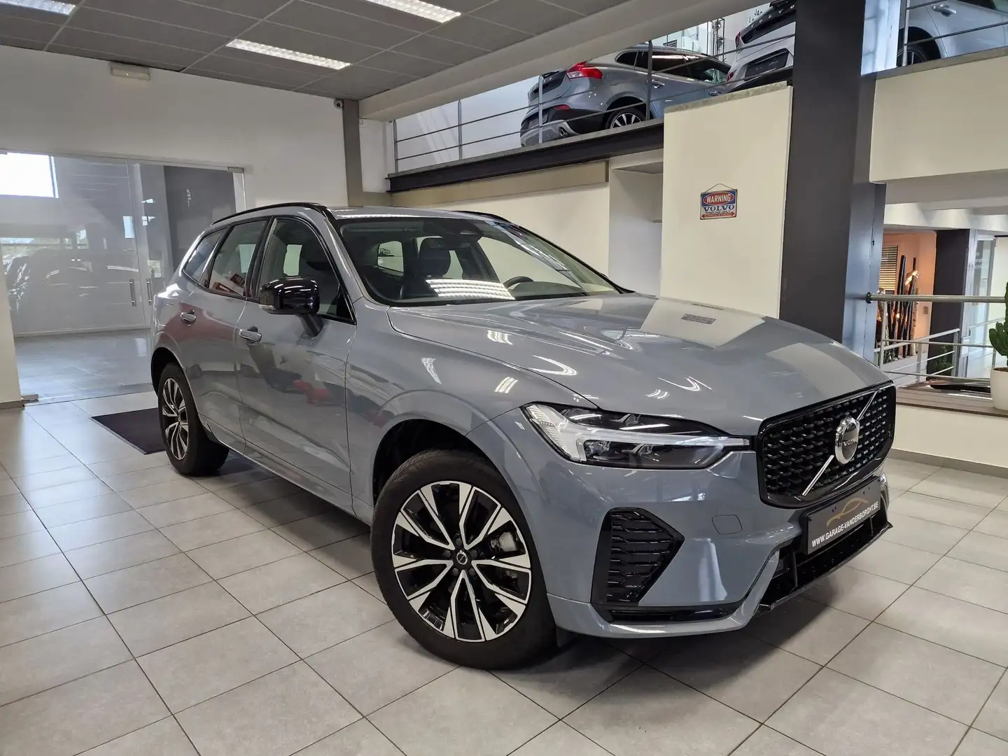 Volvo XC60 PLUS DARK HYBRID BENZINE OPEN DAK Gris - 1