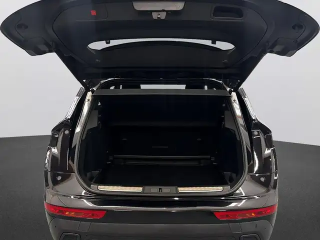 DS Automobiles DS 7 view 8