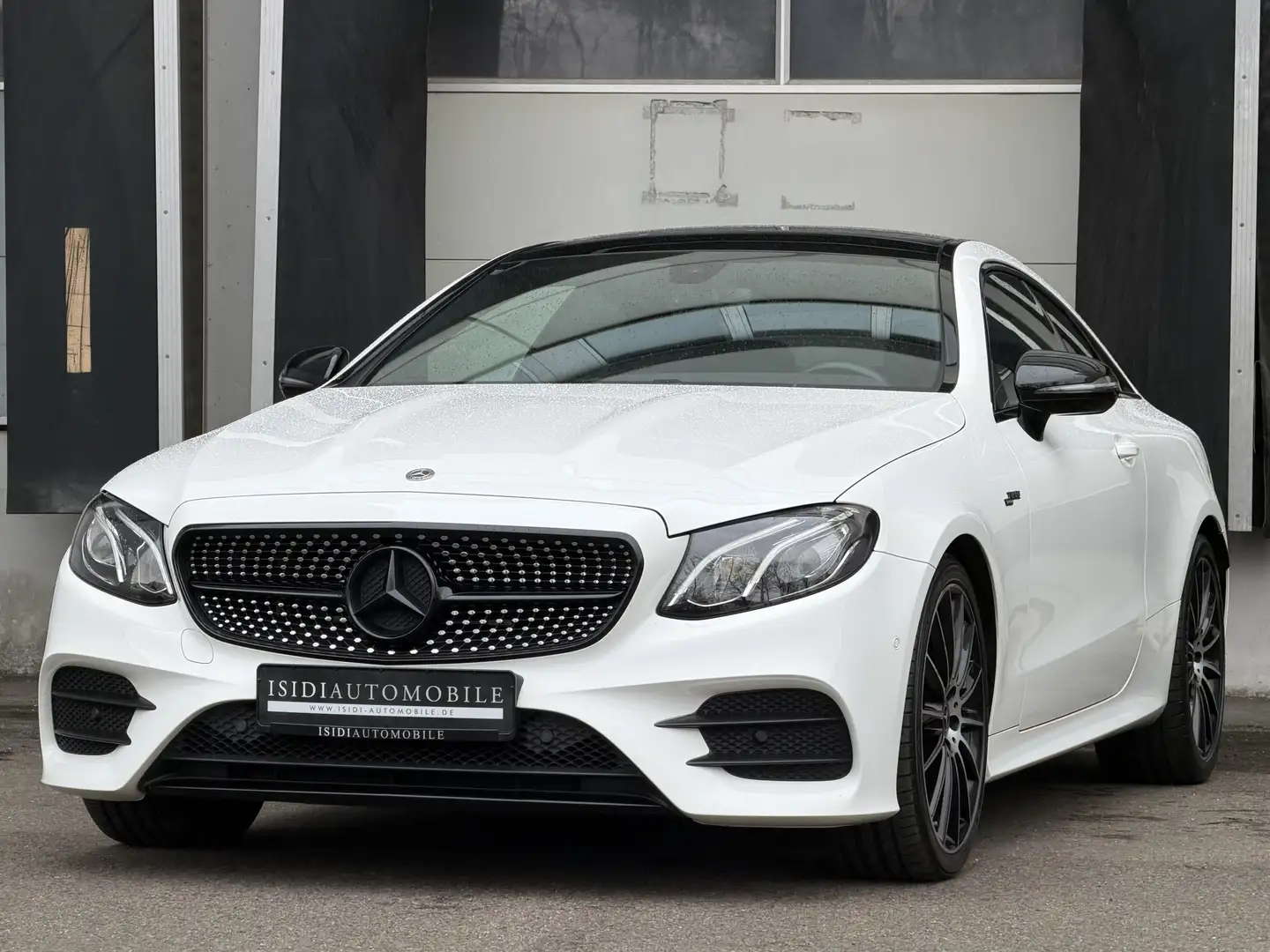 Mercedes-Benz E 220 d Coupe AMG Night LED Pano Burmester 20 Blanc - 1