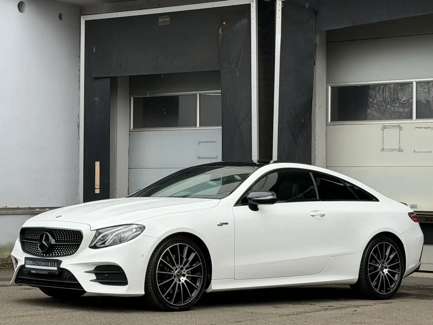 Mercedes-Benz E 220 d Coupe AMG Night LED Pano Burmester 20 Blanc - 2