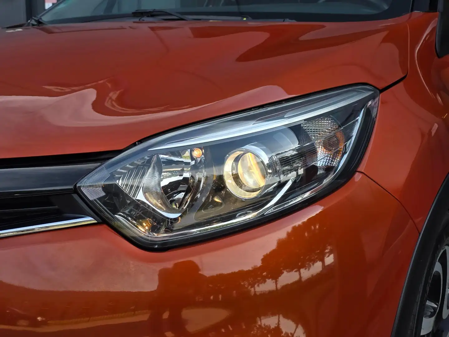 Renault Captur 1.2 TCe Dynamique / KEYLESS / CAMERA / P.SENSOREN Oranje - 2