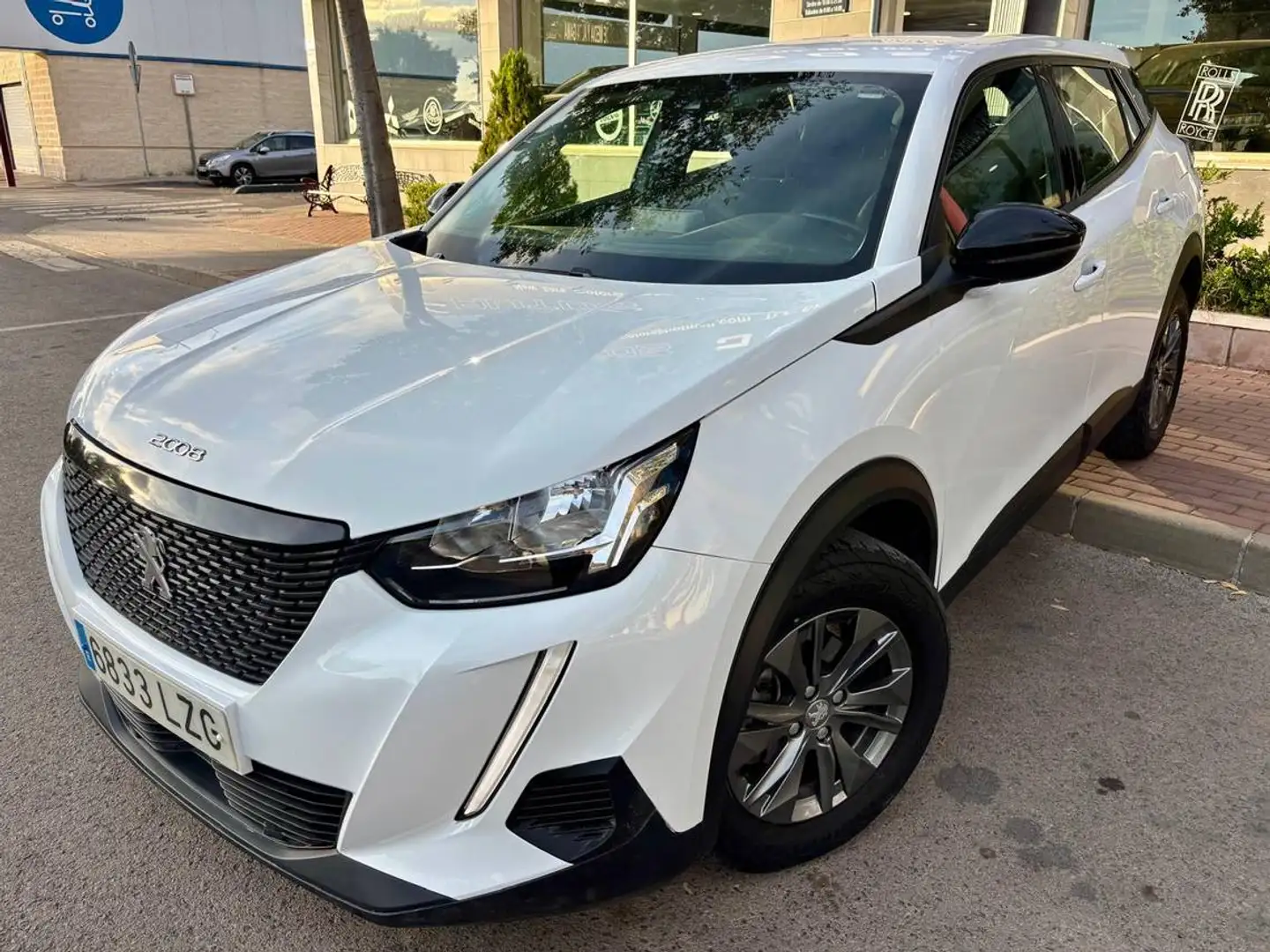 Peugeot 2008 1.5BlueHDi S&S Active Pack 110 Weiß - 2