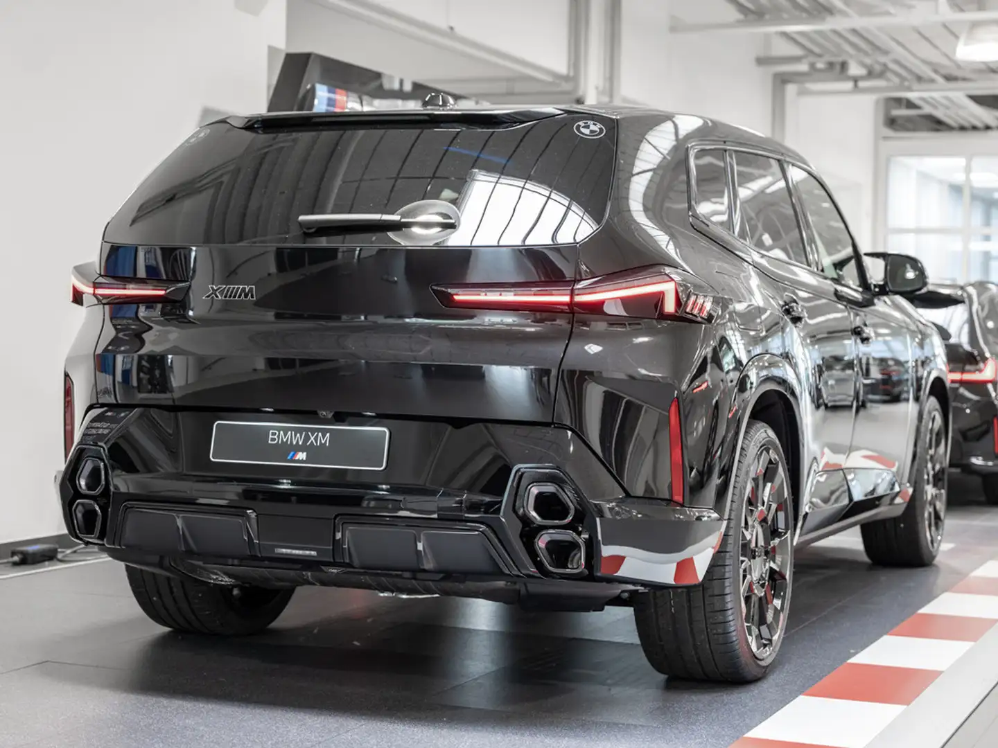 BMW XM 50e Hybrid 360° LASER LED SITZBELÜFTUNG Zwart - 2