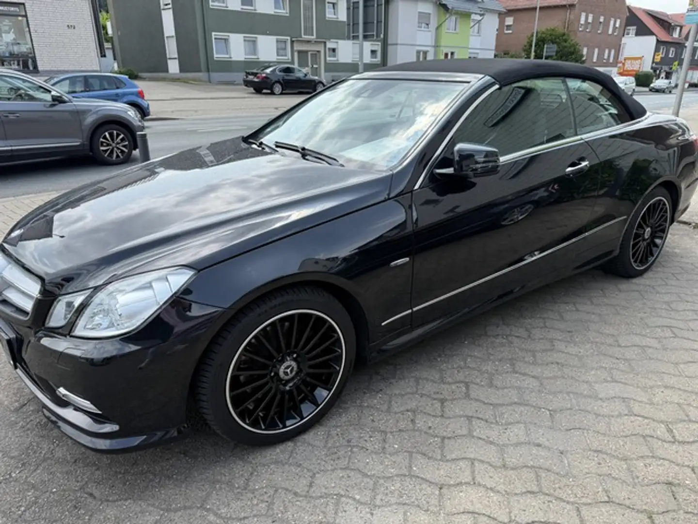 Mercedes-Benz E 250 Cabr AMG-Line VOLLAUSSTATTUNG !! Schwarz - 1