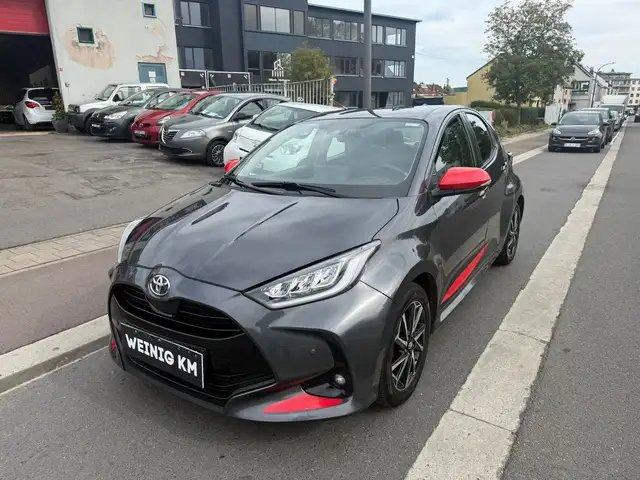 Toyota Yaris Yaris 1.5i Dual VVT*CARNET COMPLET**12M GARANTIE