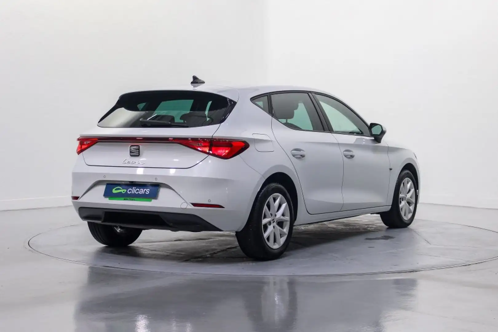 SEAT Leon 1.0 eTSI S&S Style DSG-7 110 Weiß - 2