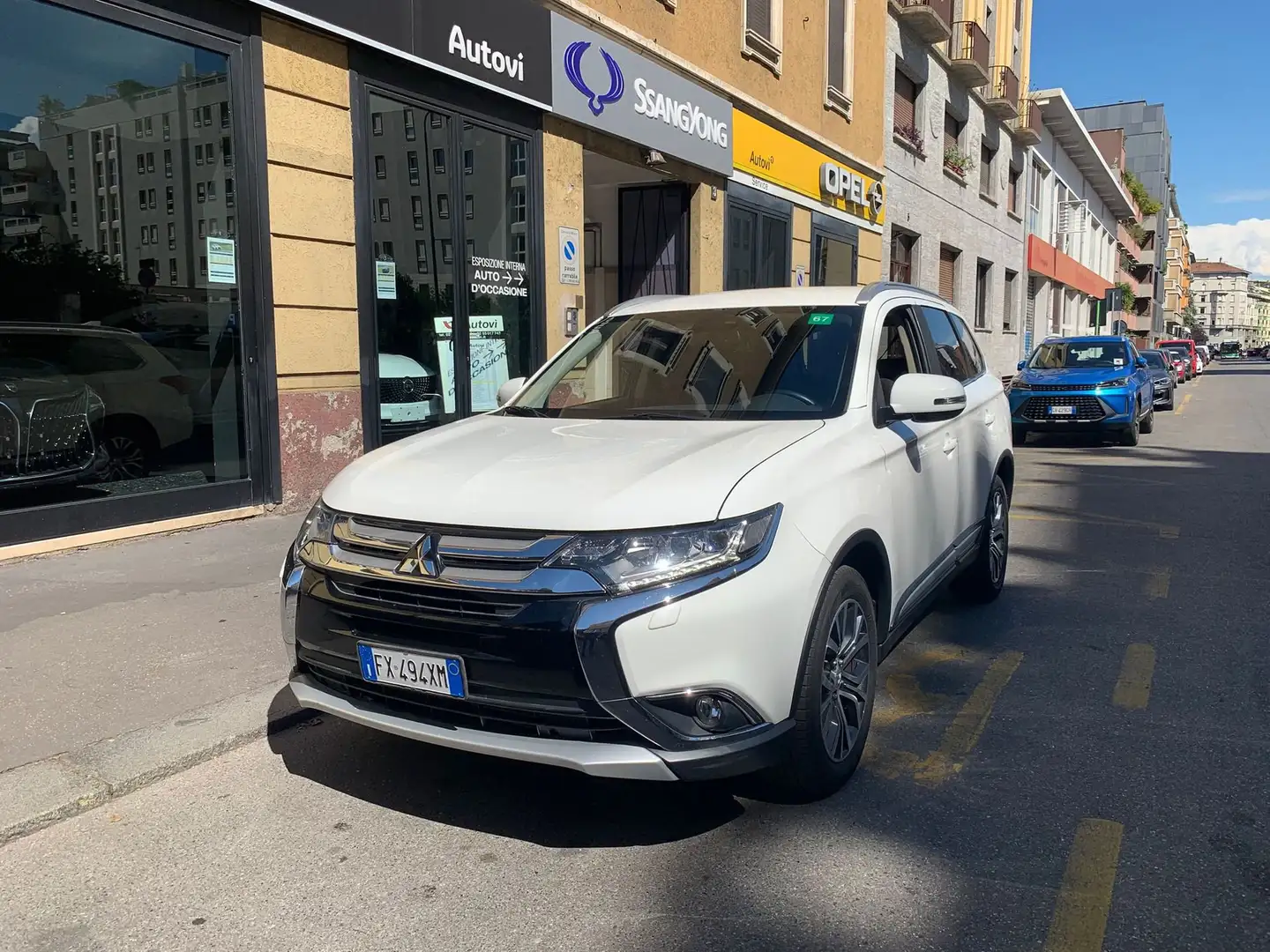 Mitsubishi Outlander 2.2 DI-D 4WD Instyle Plus SDA 7p. Blanco - 1