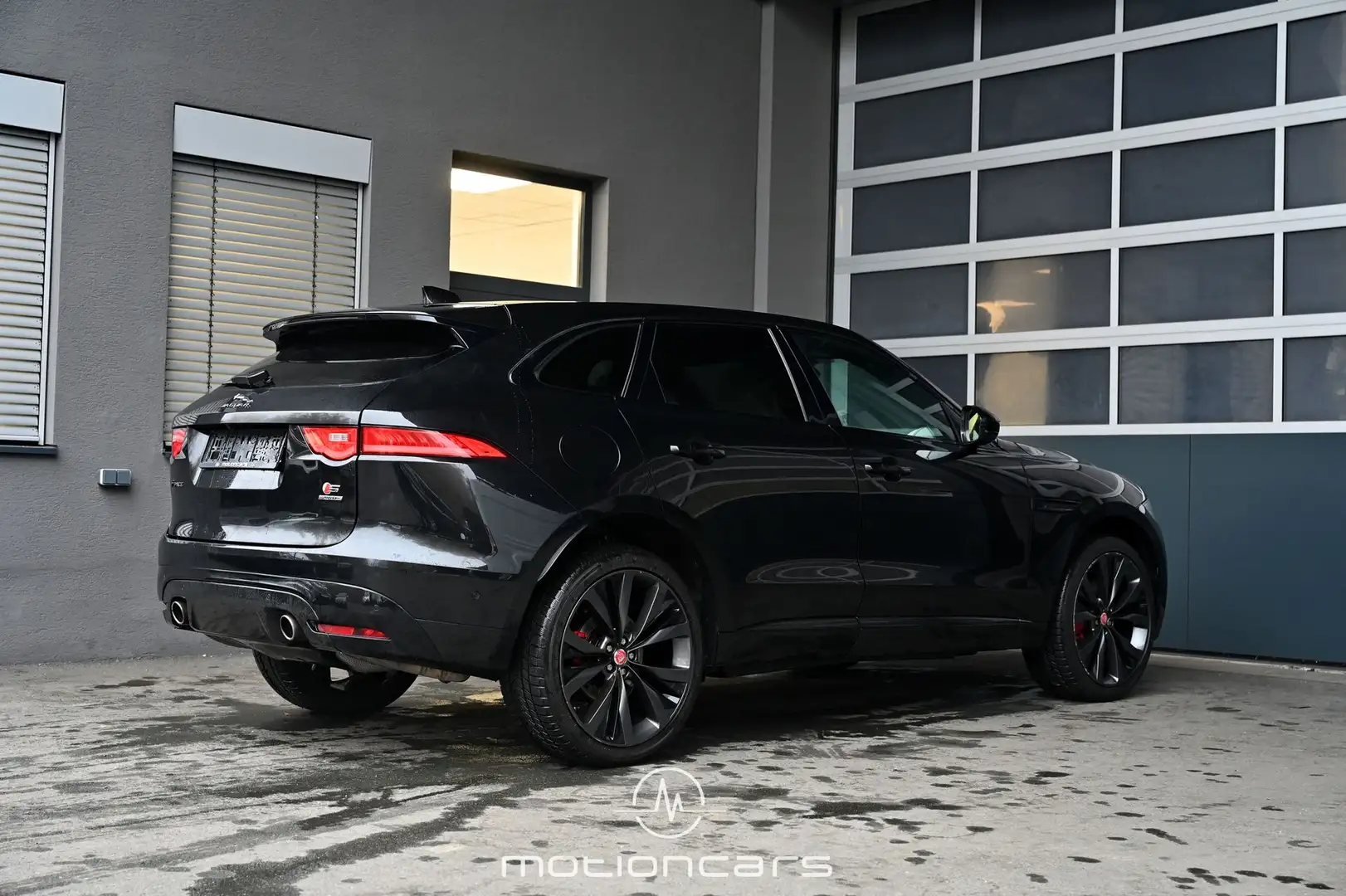Jaguar F-Pace 30d First Edition AWD Pickerl NEU Чорний - 2