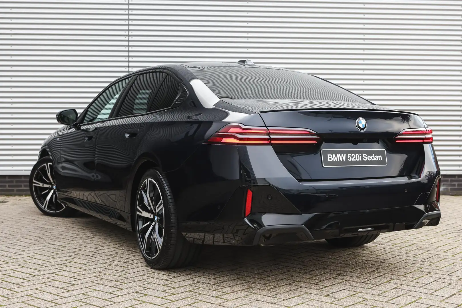 BMW 520 5-serie 520i High Executive M Sport Automaat / Pan Zwart - 2