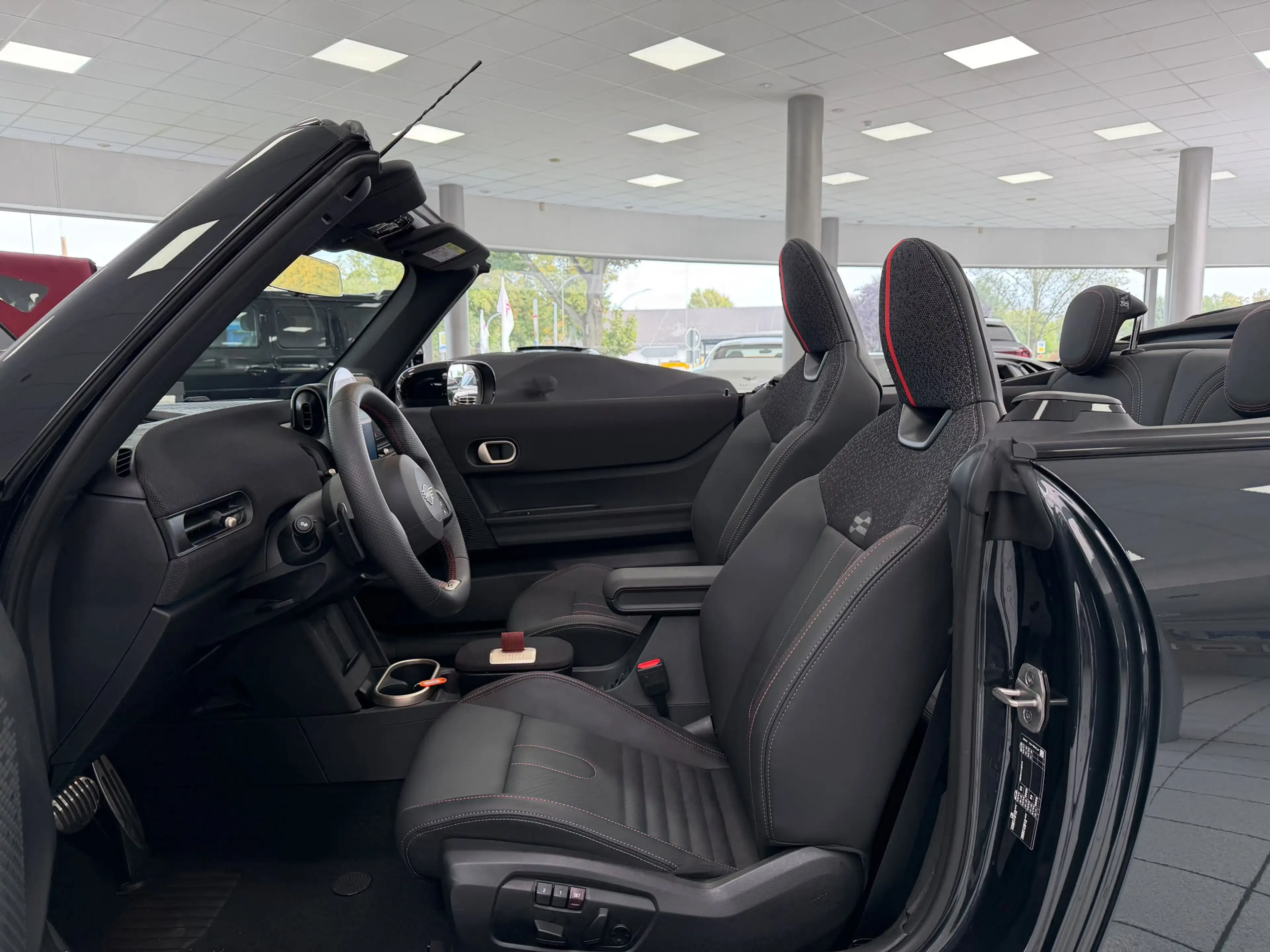 MINI John Cooper Works Cabrio JCW XL*HUD*360°*H K*ACC — photo 10