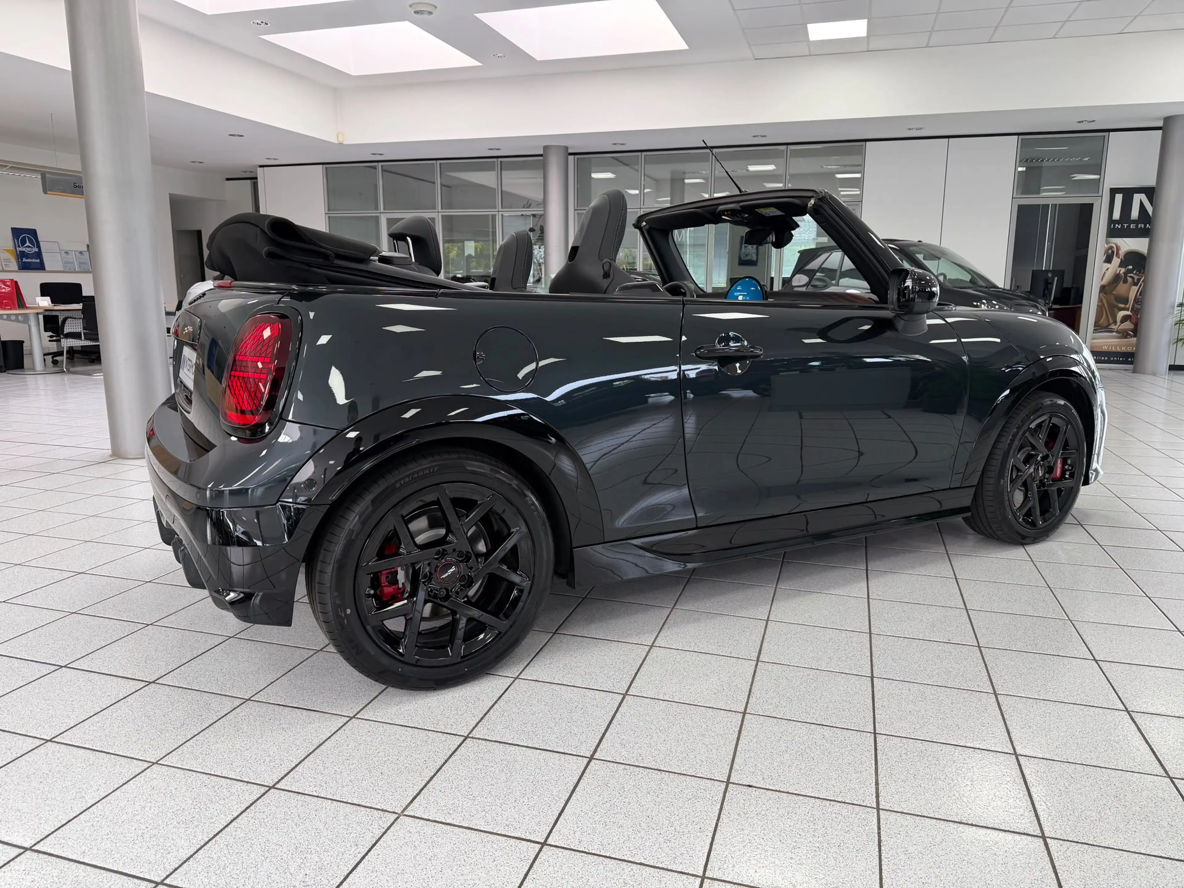MINI John Cooper Works Cabrio JCW XL*HUD*360°*H K*ACC — photo 4