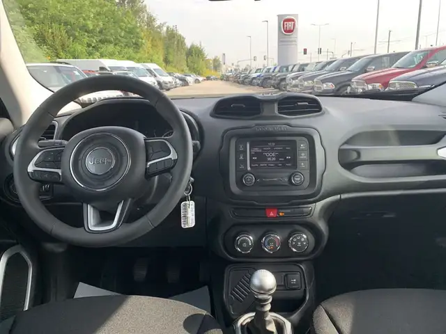 Jeep Renegade view 10
