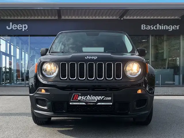 Jeep Renegade view 14