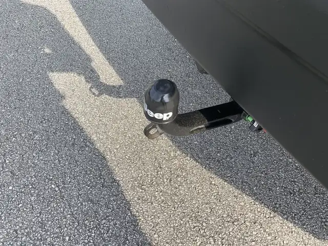 Jeep Renegade view 3