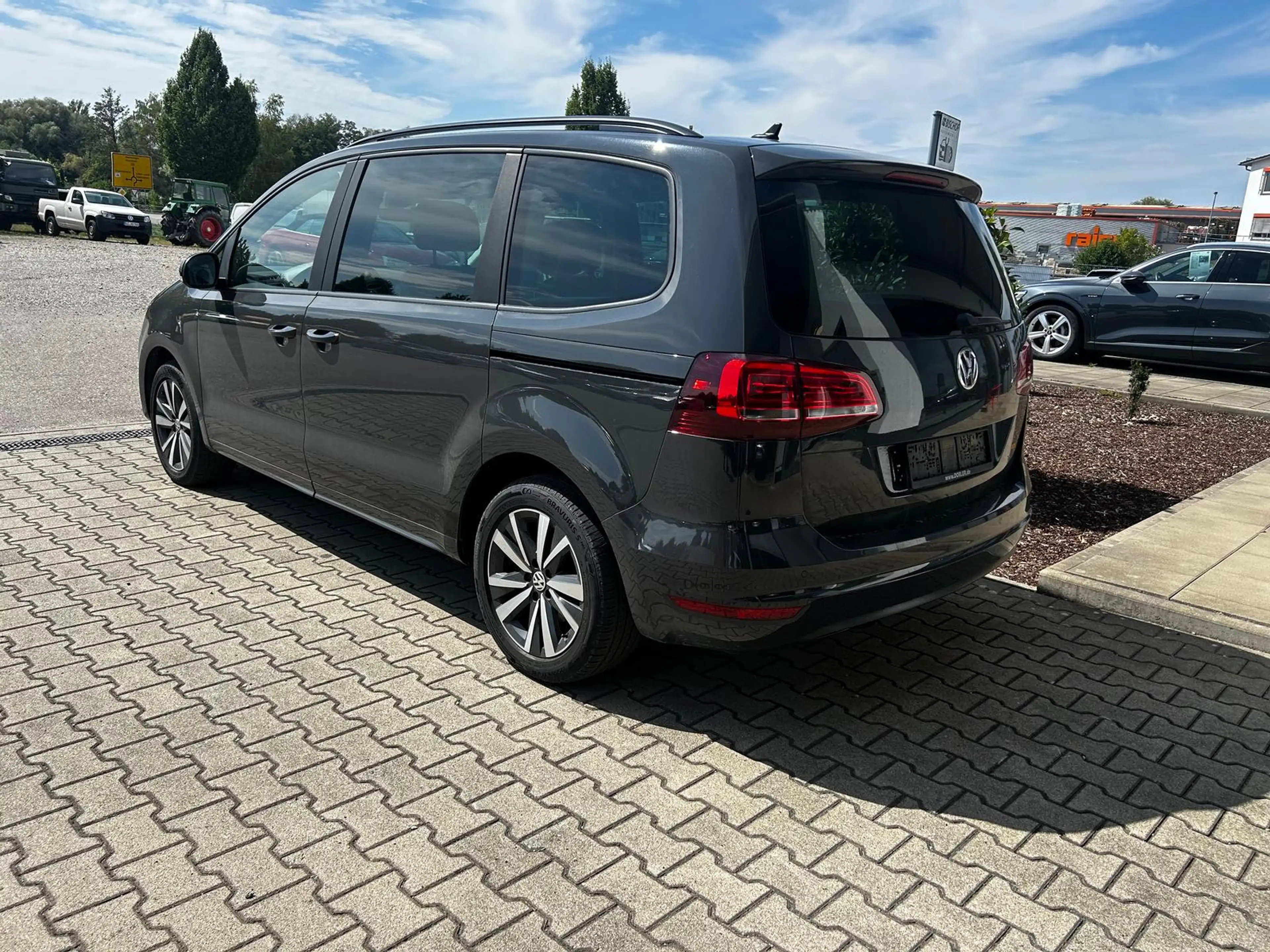 Volkswagen Sharan Highline Black Style 4M AHK Standheizung — photo 6