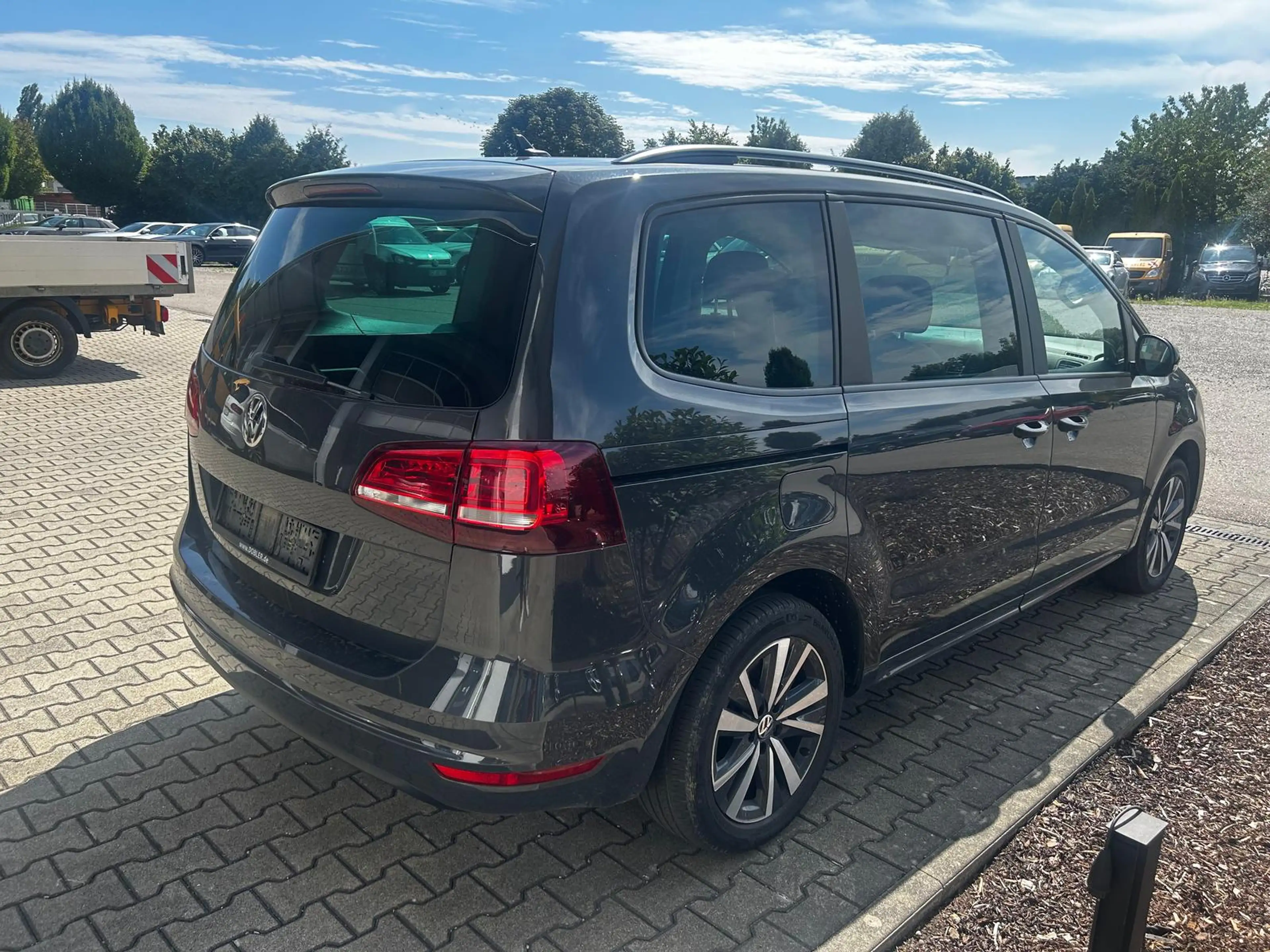 Volkswagen Sharan Highline Black Style 4M AHK Standheizung — photo 9