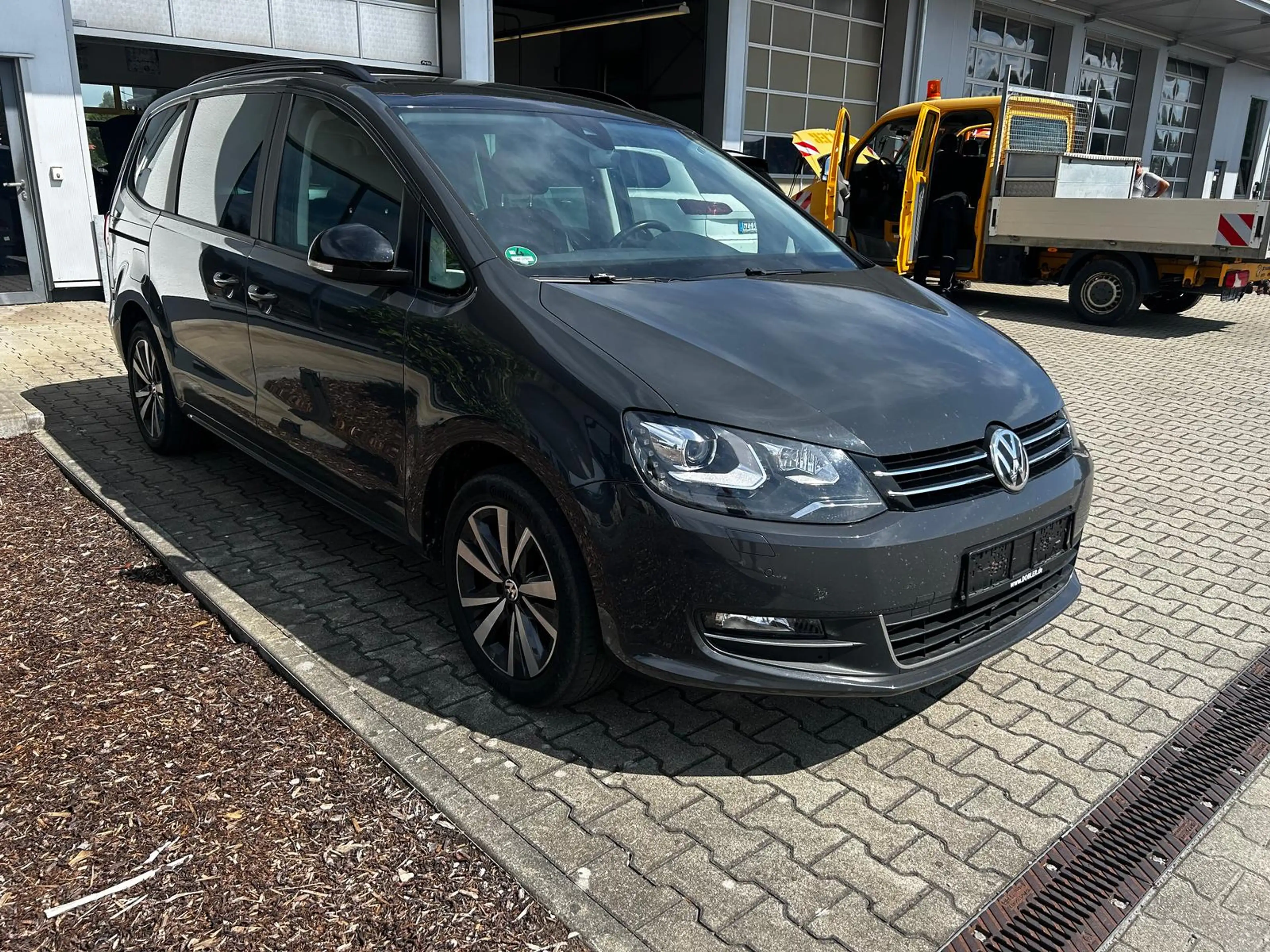 Volkswagen Sharan Highline Black Style 4M AHK Standheizung — photo 4