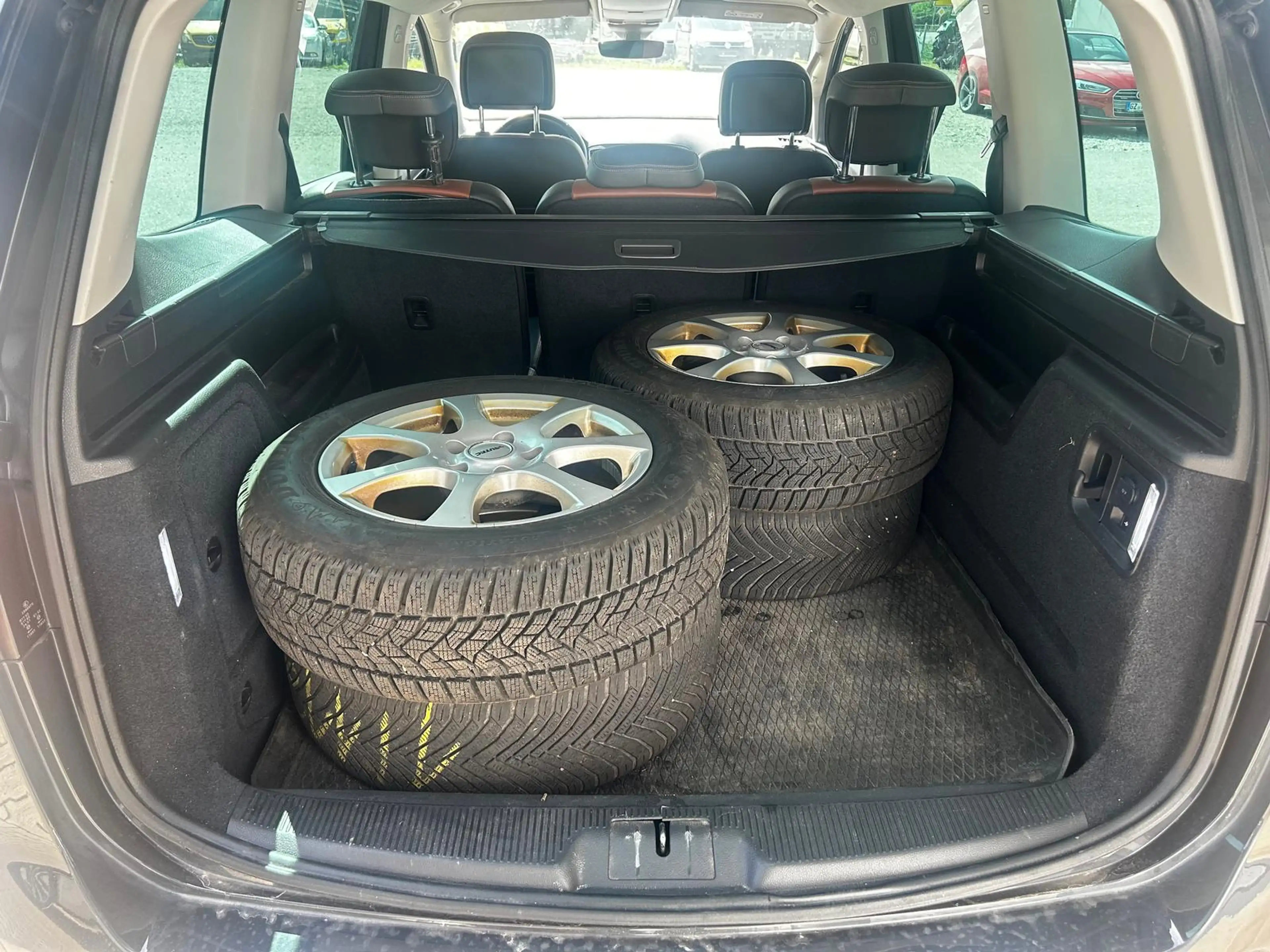 Volkswagen Sharan Highline Black Style 4M AHK Standheizung — photo 10