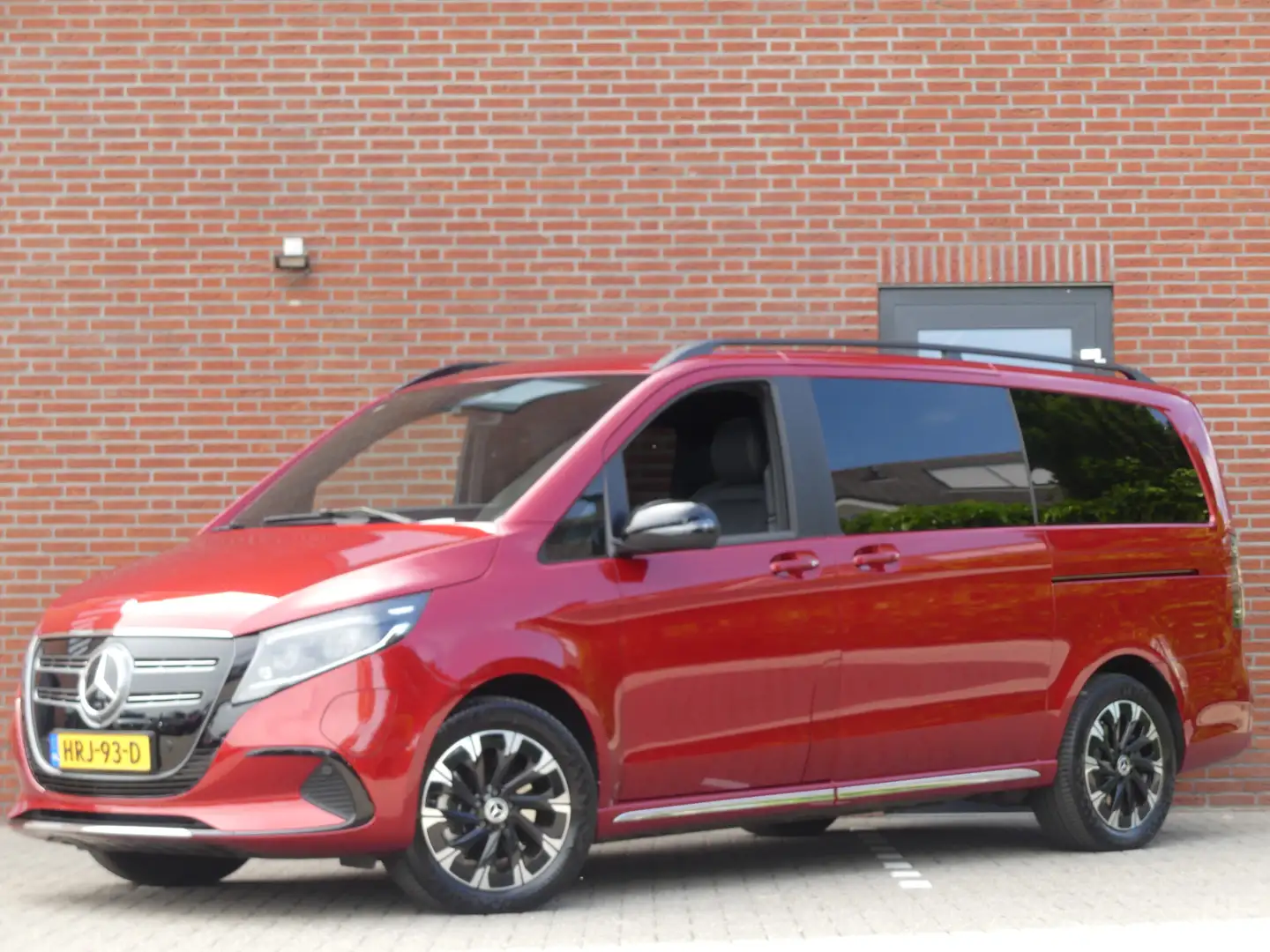 Mercedes-Benz EQV 300 L2 90 kWh 7 Persoons Panoramadak/Leer Rood - 1