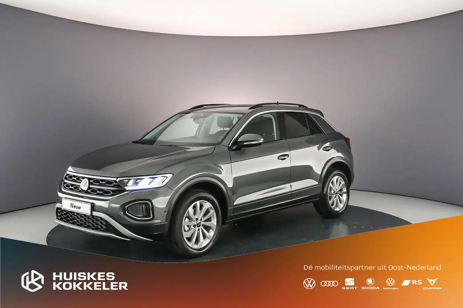 Volkswagen T-Roc 1.5 TSI 150pk Life Edition Grijs - 1