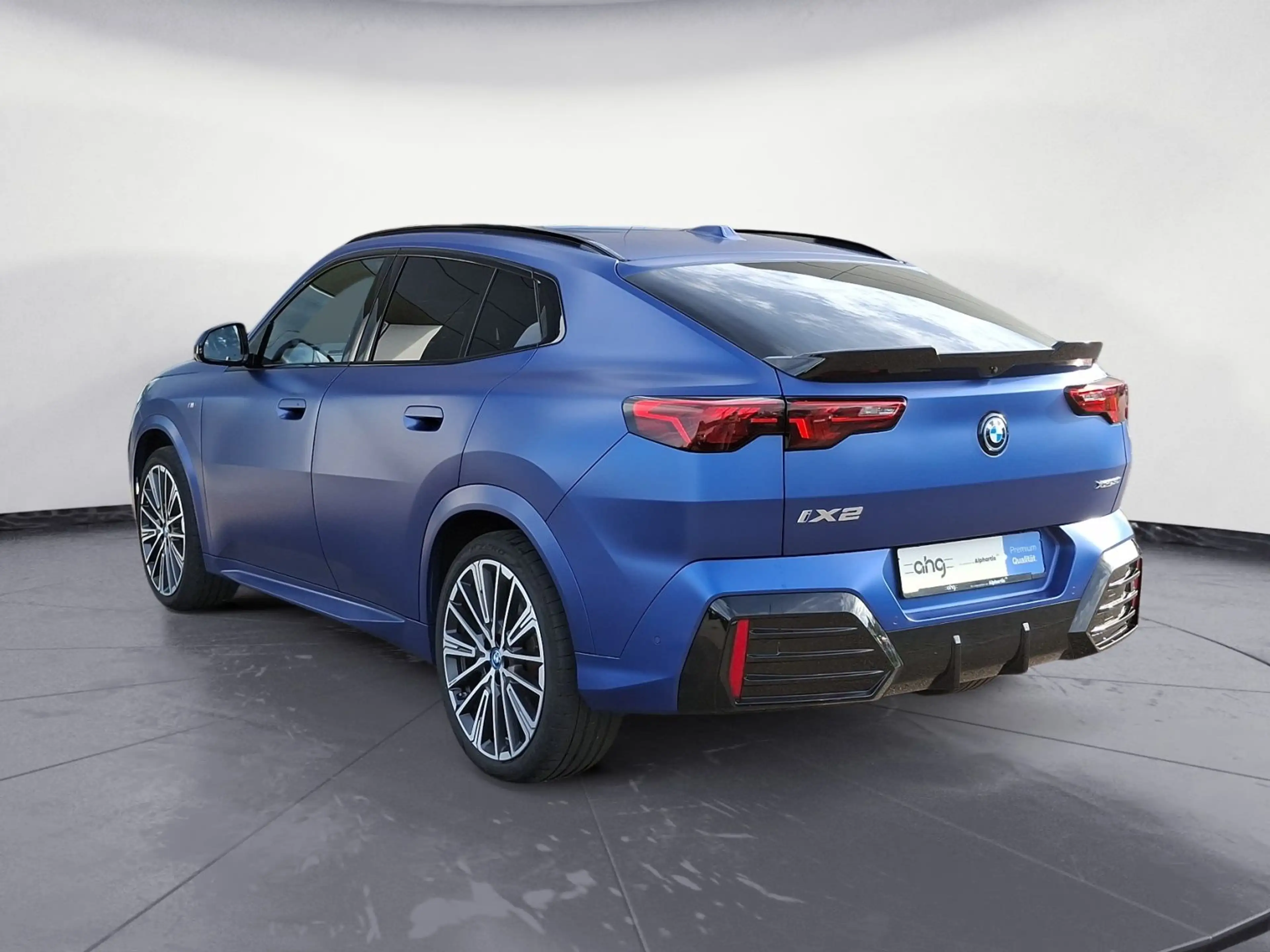 BMW iX2 ix2 xDrive30 M Sportpaket Panorama Head-Up — photo 5