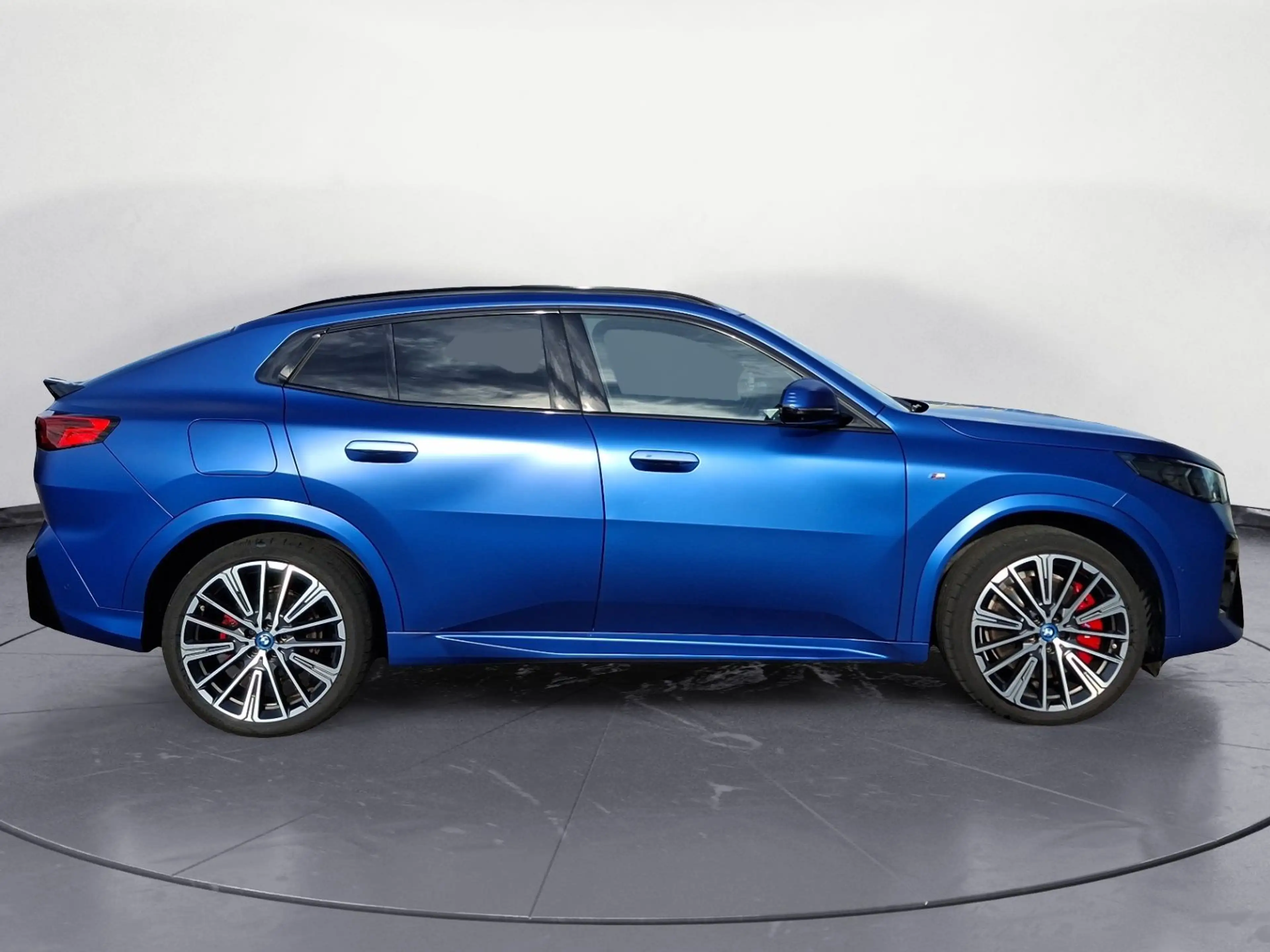 BMW iX2 ix2 xDrive30 M Sportpaket Panorama Head-Up — photo 7