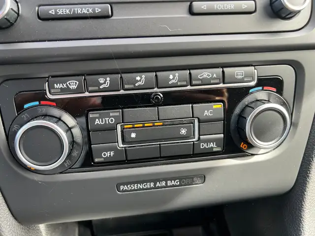 Volkswagen Golf view 8