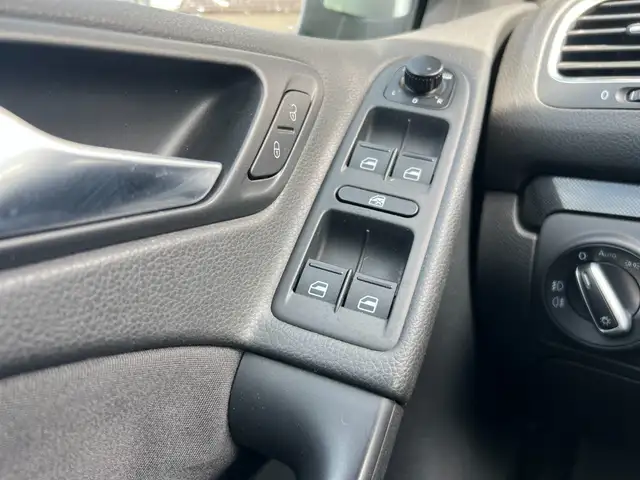 Volkswagen Golf view 11