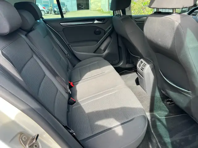 Volkswagen Golf view 4