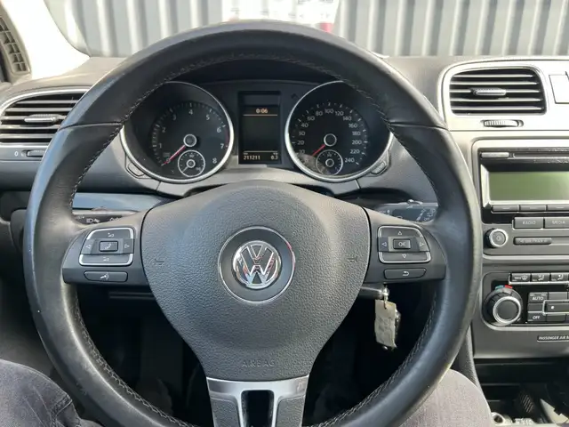 Volkswagen Golf view 10