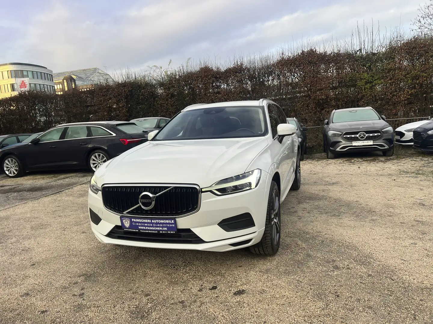 Volvo XC60 Momentum Pro AHK+LED+KAMERA+LEDER+SPURASSIST+1HAND Weiß - 2