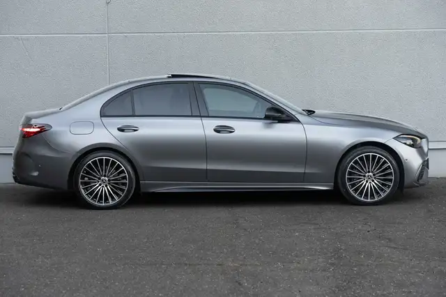 Mercedes-Benz C-Class view 9