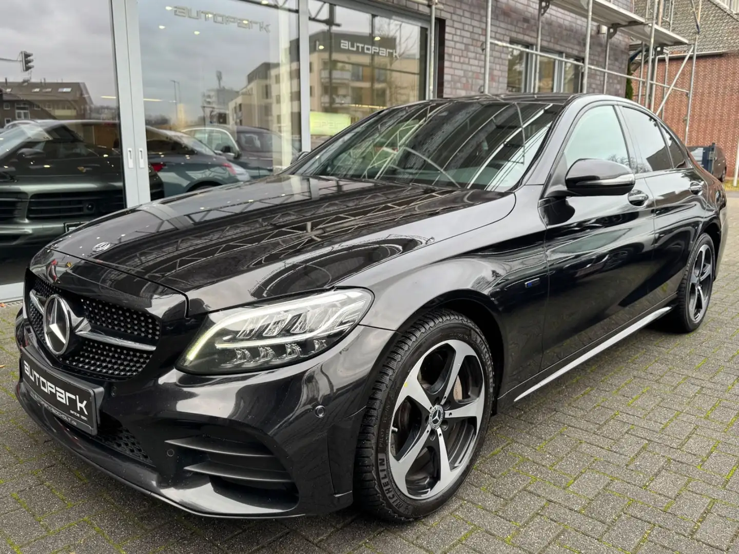 Mercedes-Benz C 300 de Edition 19 AMG Line Sport°Burmester°ACC Negro - 1
