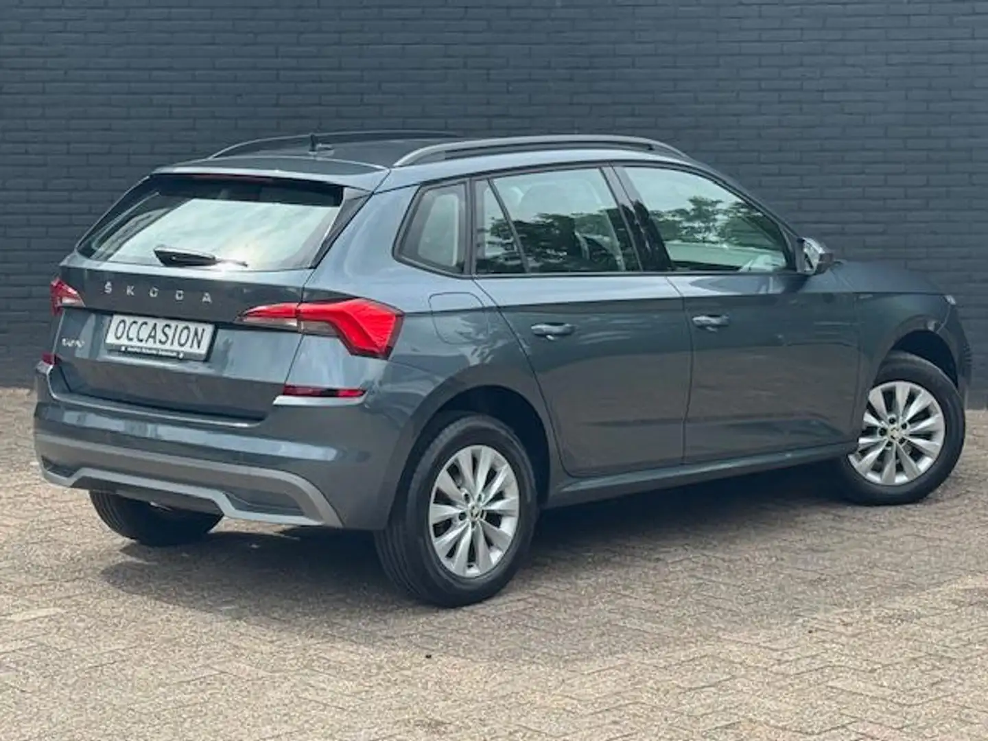 Skoda Kamiq 1.5 TSI ACT Business Edition I INCL. € 850,00 AFL. Grau - 2