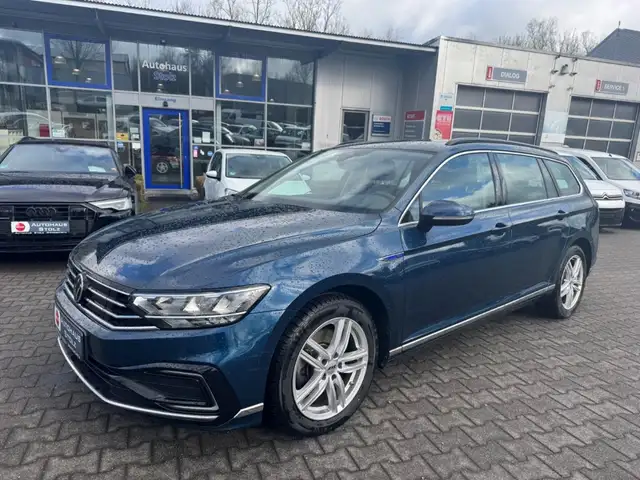 Volkswagen Passat Variant GTE StandHZG AHK-klappbar Navi 360 Kamera