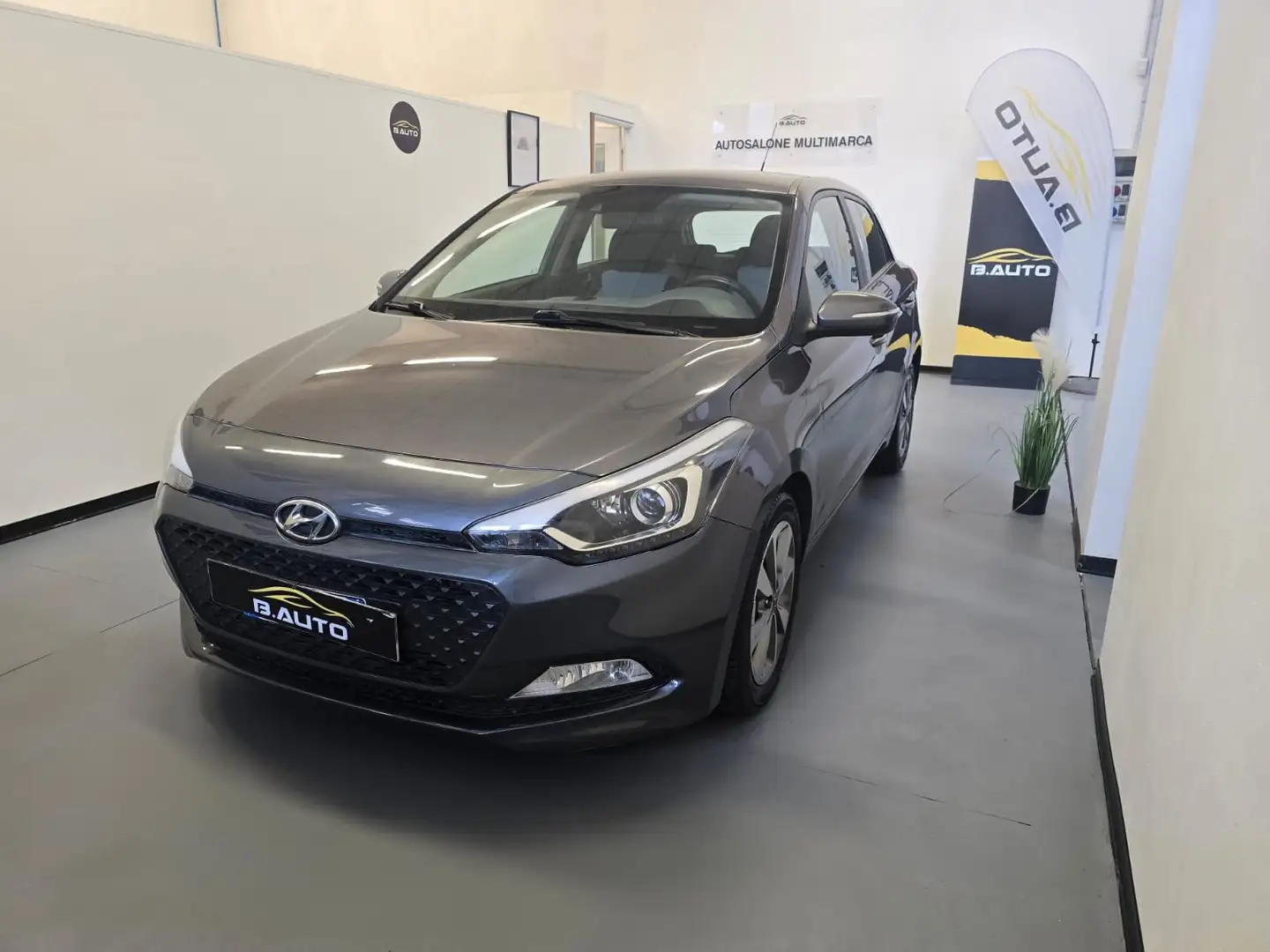 Hyundai i20 i20 II 2015 5p 1.4 crdi Style 90cv Grigio - 2