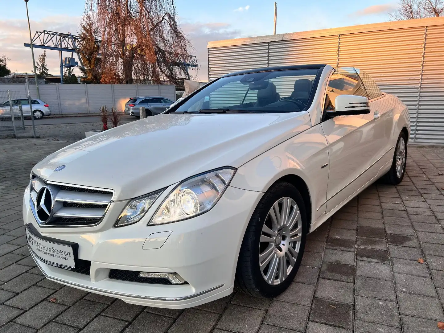 Mercedes-Benz E 200 E Cabrio CGI BlueEfficie Avantgarde AIRCAP Blanc - 2