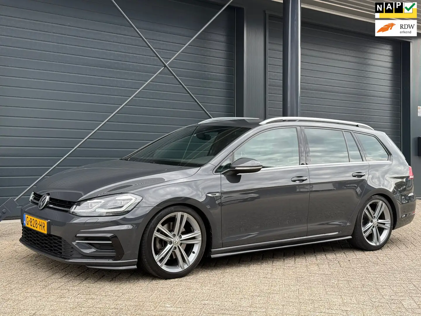 Volkswagen Golf Variant 1.5 TSI Highline Business R, Drive Assist+!!!, ACC Šedá - 1