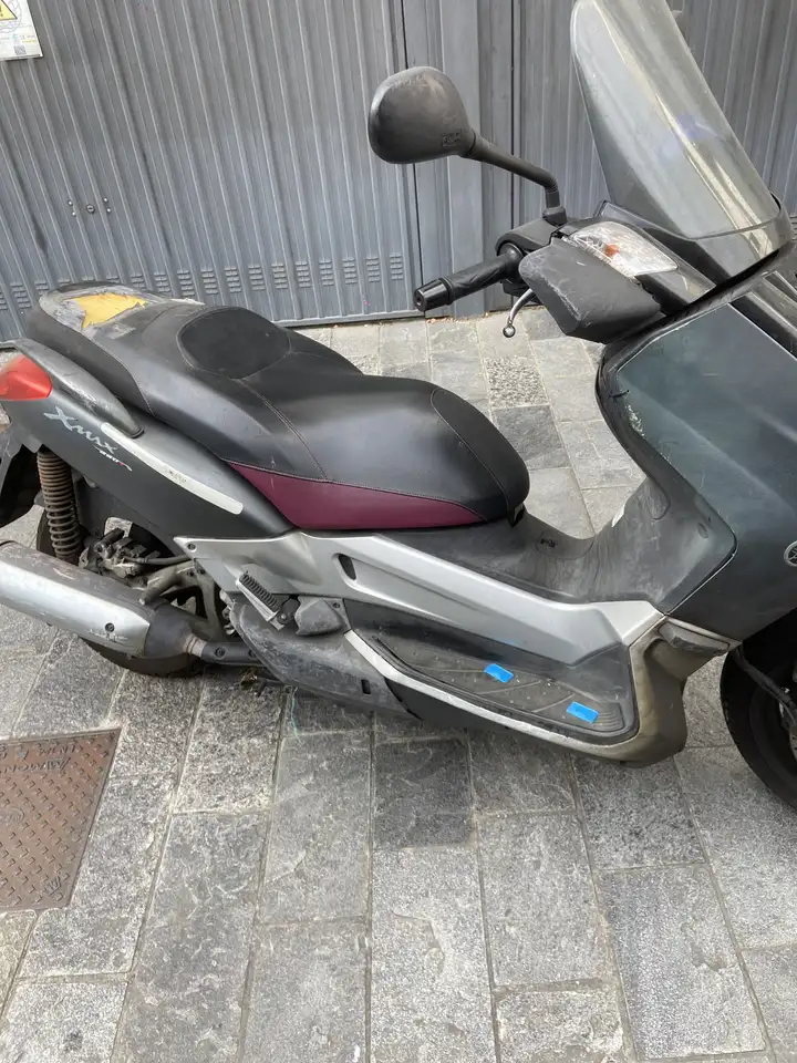 Yamaha X-Max 250