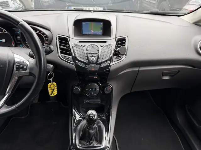 Ford Fiesta view 14