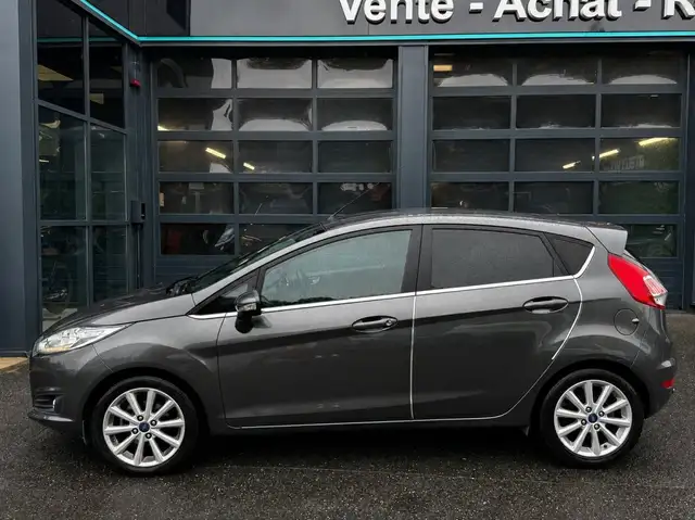 Ford Fiesta view 3