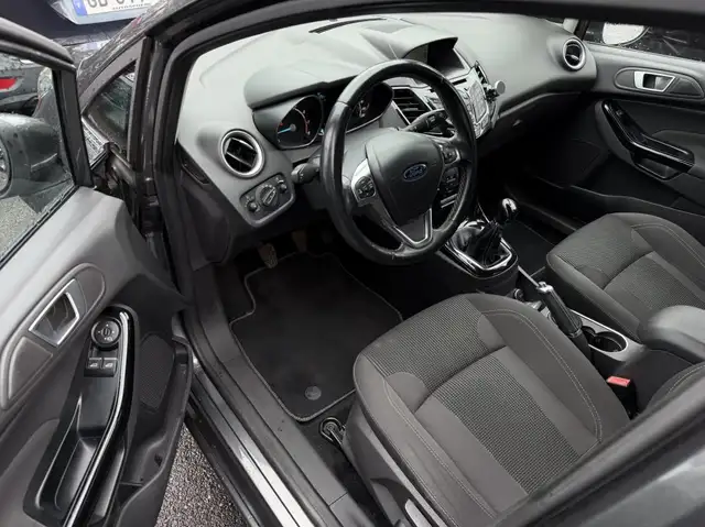 Ford Fiesta view 4