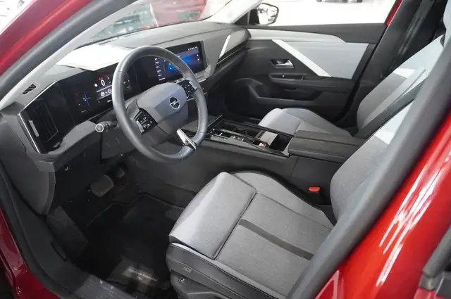 Opel Astra view 12