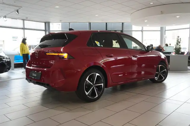 Opel Astra view 8
