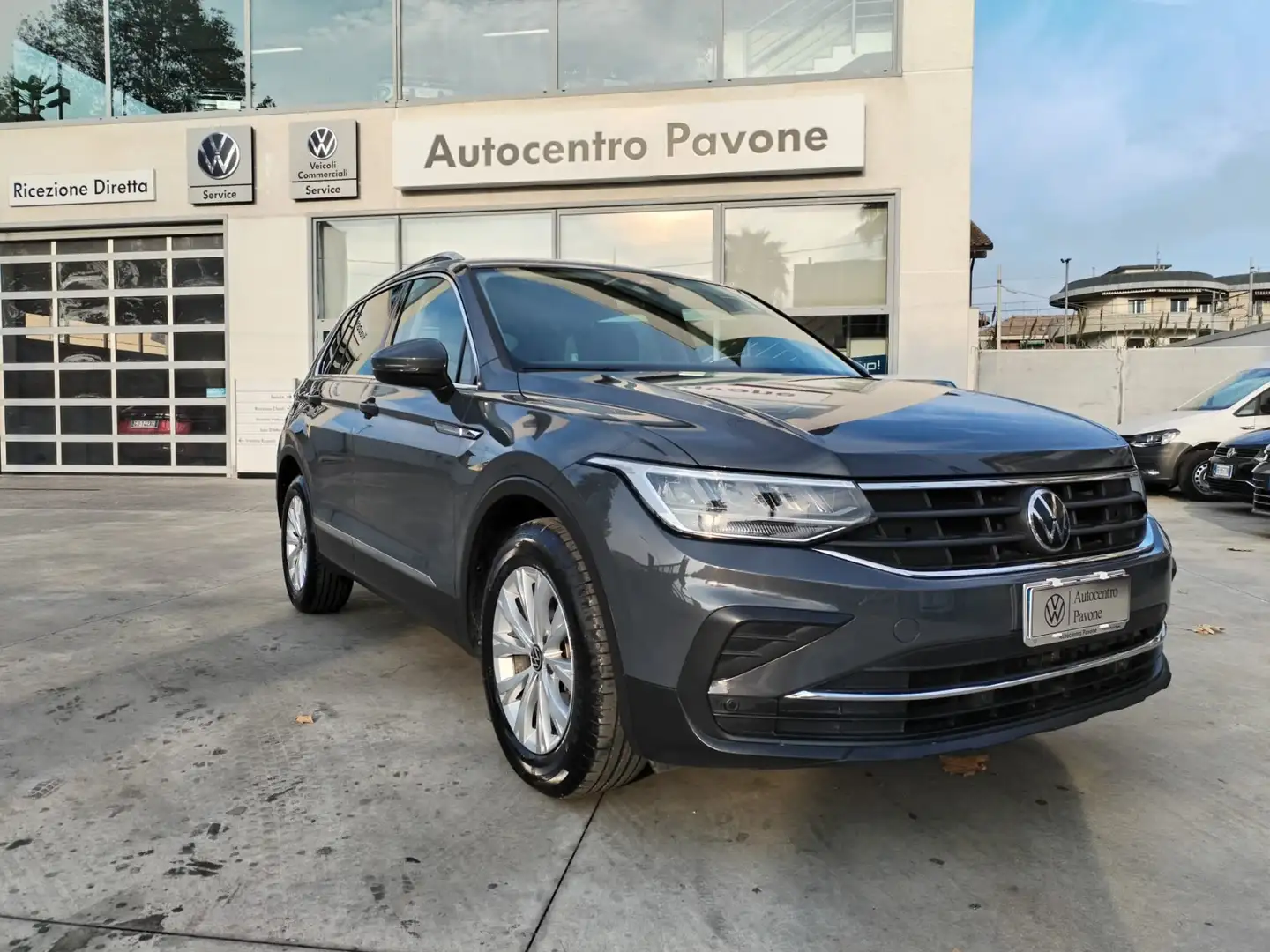 Volkswagen Tiguan 2.0 tdi Life 150cv dsg -Keyless-Tech Pack- Grijs - 1